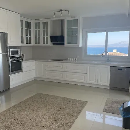Luxury With Amazing View, Holiday home