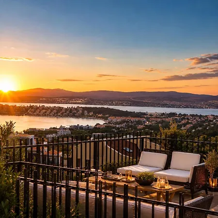 Luxury With Amazing View, Holiday home